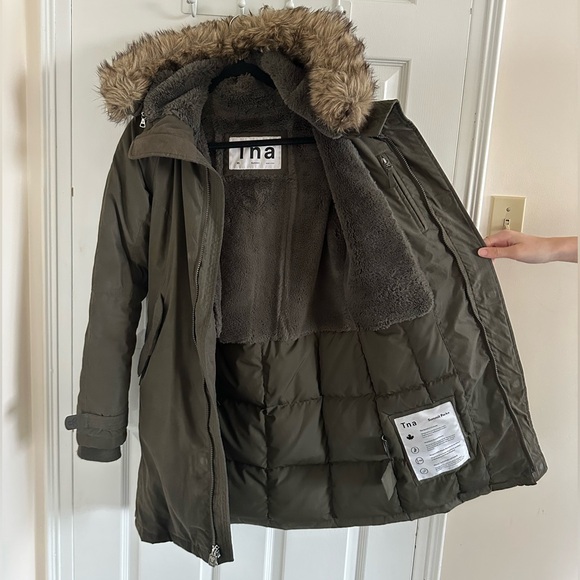 TNA Summit Parka in Dark Olive - Picture 3 of 3